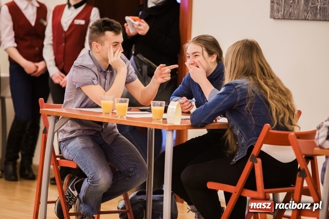 Zdjęcie w galerii na portalu naszraciborz.pl: Z Zamku Piastowskiego do siedmiu europejskich stolic - druga edycja gry edukacyjnej Czy leci z nami pilot? wiadomości z regionu