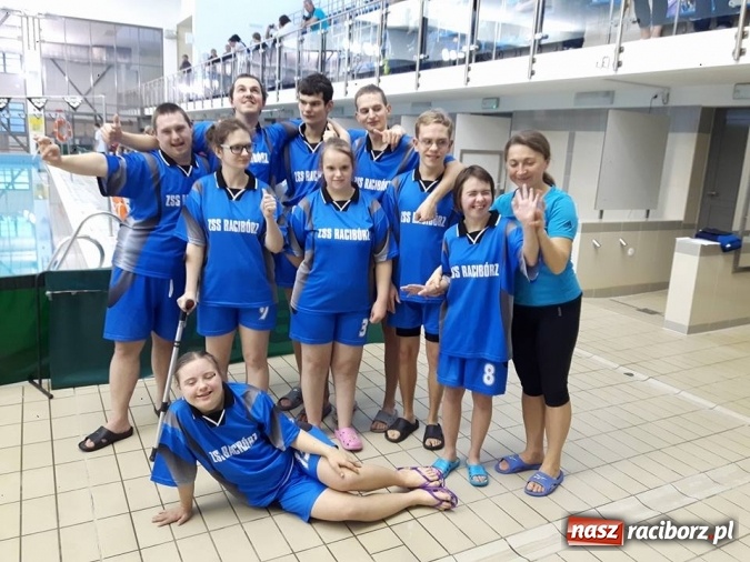 Zdjęcie w galerii na portalu naszraciborz.pl: Pływacy z ZSS i klubu Olimpiad Specjalnych Animusz na Narodowej Gali Halliwick wiadomości z regionu