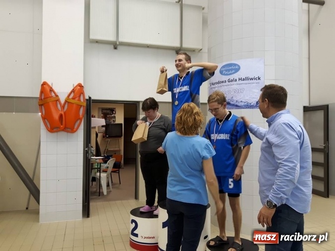 Zdjęcie w galerii na portalu naszraciborz.pl: Pływacy z ZSS i klubu Olimpiad Specjalnych Animusz na Narodowej Gali Halliwick wiadomości z regionu