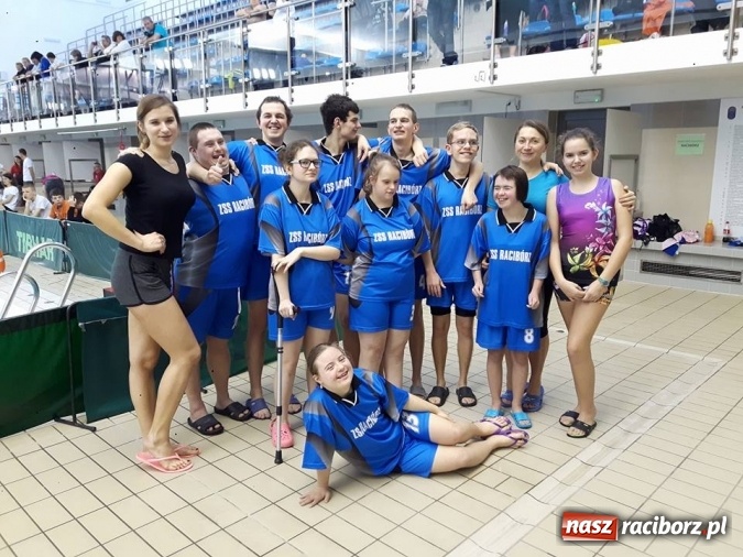 Zdjęcie w galerii na portalu naszraciborz.pl: Pływacy z ZSS i klubu Olimpiad Specjalnych Animusz na Narodowej Gali Halliwick wiadomości z regionu