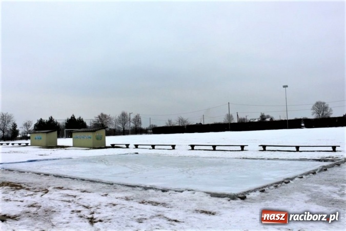 Zdjęcie w galerii na portalu naszraciborz.pl: Między Pszowem a Raciborzem - kolejne lodowisko w powiecie wiadomości z regionu