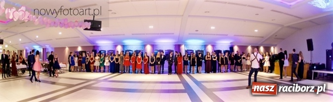 Zdjęcie w galerii na portalu naszraciborz.pl: Tak to było w Zakrzowie, czyli wspomnienie studniówki maturzystów II LO wiadomości z regionu