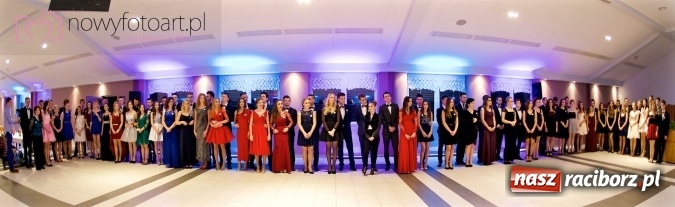 Zdjęcie w galerii na portalu naszraciborz.pl: Tak to było w Zakrzowie, czyli wspomnienie studniówki maturzystów II LO wiadomości z regionu