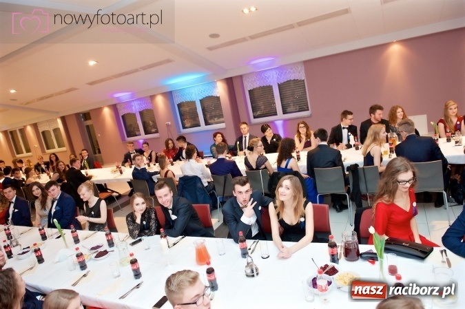 Zdjęcie w galerii na portalu naszraciborz.pl: Tak to było w Zakrzowie, czyli wspomnienie studniówki maturzystów II LO wiadomości z regionu