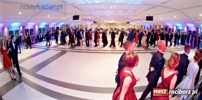 Zdjęcie w galerii na portalu naszraciborz.pl: Tak to było w Zakrzowie, czyli wspomnienie studniówki maturzystów II LO wiadomości z regionu