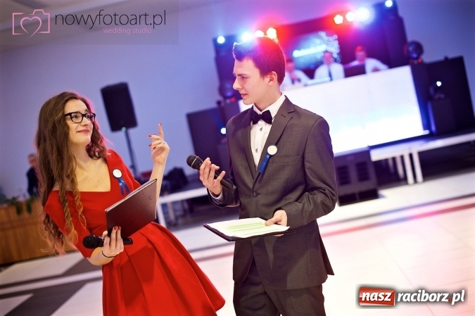 Zdjęcie w galerii na portalu naszraciborz.pl: Tak to było w Zakrzowie, czyli wspomnienie studniówki maturzystów II LO wiadomości z regionu