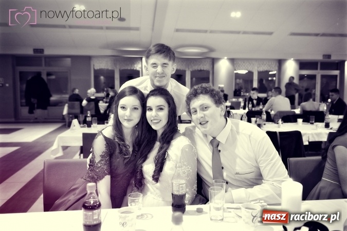 Zdjęcie w galerii na portalu naszraciborz.pl: Tak to było w Zakrzowie, czyli wspomnienie studniówki maturzystów II LO wiadomości z regionu