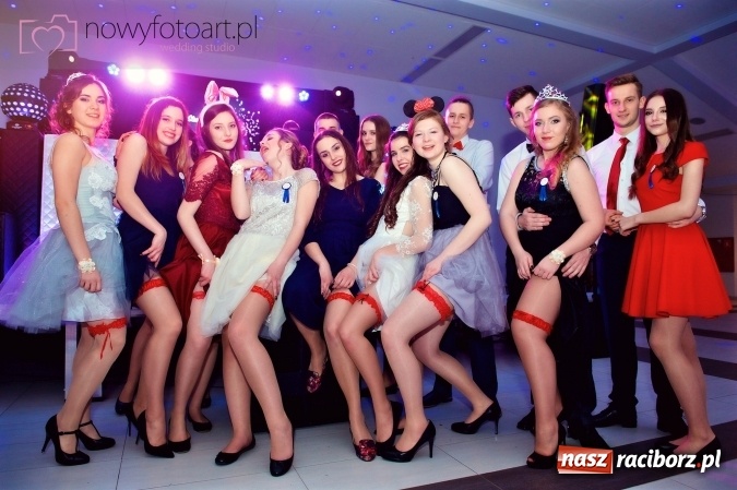 Zdjęcie w galerii na portalu naszraciborz.pl: Tak to było w Zakrzowie, czyli wspomnienie studniówki maturzystów II LO wiadomości z regionu