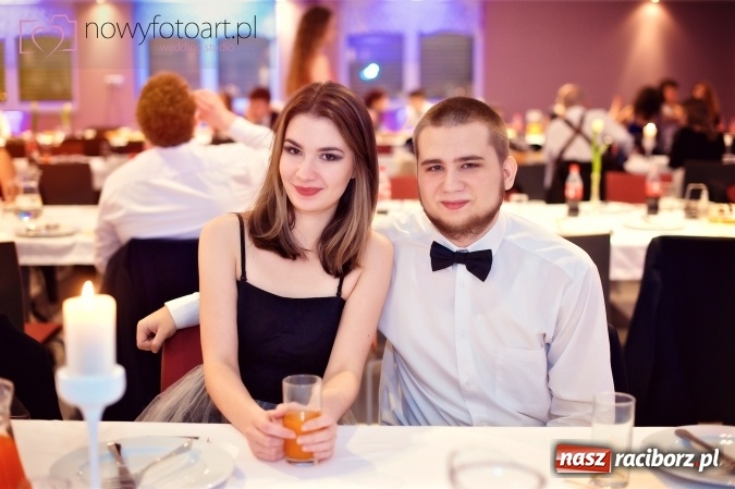 Zdjęcie w galerii na portalu naszraciborz.pl: Tak to było w Zakrzowie, czyli wspomnienie studniówki maturzystów II LO wiadomości z regionu