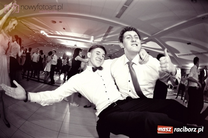 Zdjęcie w galerii na portalu naszraciborz.pl: Tak to było w Zakrzowie, czyli wspomnienie studniówki maturzystów II LO wiadomości z regionu