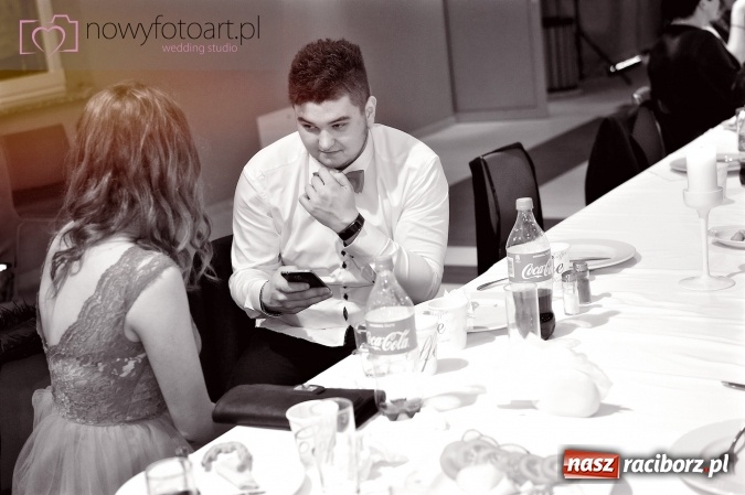 Zdjęcie w galerii na portalu naszraciborz.pl: Tak to było w Zakrzowie, czyli wspomnienie studniówki maturzystów II LO wiadomości z regionu