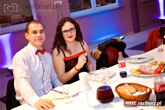 Zdjęcie w galerii na portalu naszraciborz.pl: Tak to było w Zakrzowie, czyli wspomnienie studniówki maturzystów II LO wiadomości z regionu