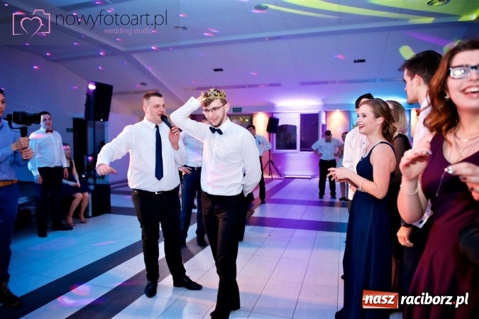 Zdjęcie w galerii na portalu naszraciborz.pl: Tak to było w Zakrzowie, czyli wspomnienie studniówki maturzystów II LO wiadomości z regionu