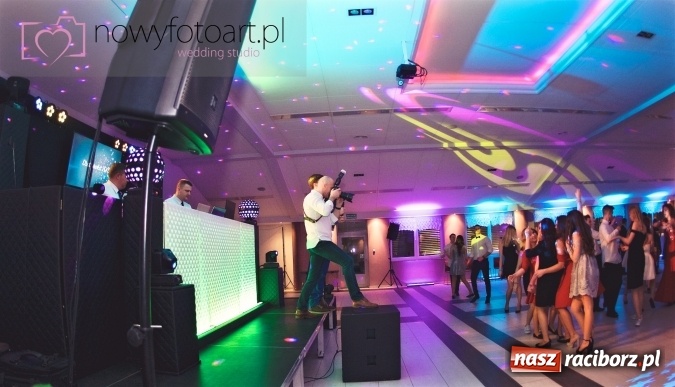 Zdjęcie w galerii na portalu naszraciborz.pl: Tak to było w Zakrzowie, czyli wspomnienie studniówki maturzystów II LO wiadomości z regionu