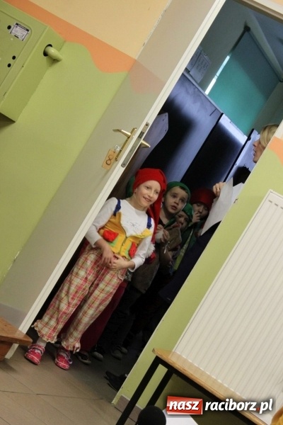 Zdjęcie w galerii na portalu naszraciborz.pl: Żyjcie nam sto lat! Dzień Babci i Dziadka w ZSP Wojnowice wiadomości z regionu