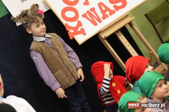 Zdjęcie w galerii na portalu naszraciborz.pl: Żyjcie nam sto lat! Dzień Babci i Dziadka w ZSP Wojnowice wiadomości z regionu