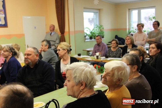 Zdjęcie w galerii na portalu naszraciborz.pl: Żyjcie nam sto lat! Dzień Babci i Dziadka w ZSP Wojnowice wiadomości z regionu