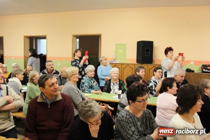 Zdjęcie w galerii na portalu naszraciborz.pl: Żyjcie nam sto lat! Dzień Babci i Dziadka w ZSP Wojnowice wiadomości z regionu