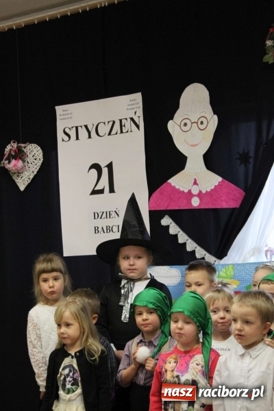 Zdjęcie w galerii na portalu naszraciborz.pl: Żyjcie nam sto lat! Dzień Babci i Dziadka w ZSP Wojnowice wiadomości z regionu