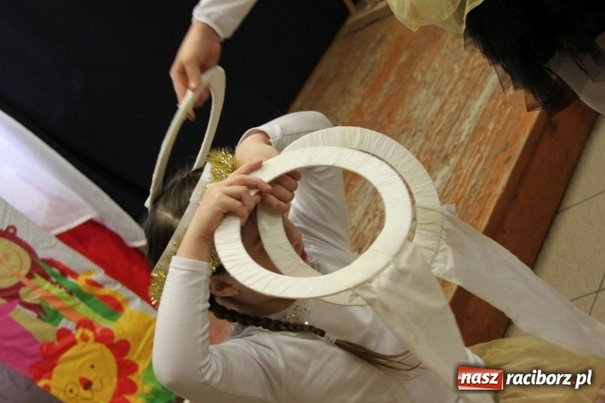 Zdjęcie w galerii na portalu naszraciborz.pl: Żyjcie nam sto lat! Dzień Babci i Dziadka w ZSP Wojnowice wiadomości z regionu