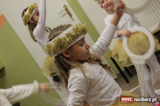 Zdjęcie w galerii na portalu naszraciborz.pl: Żyjcie nam sto lat! Dzień Babci i Dziadka w ZSP Wojnowice wiadomości z regionu