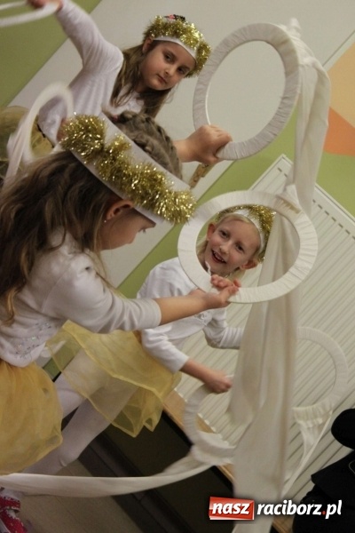 Zdjęcie w galerii na portalu naszraciborz.pl: Żyjcie nam sto lat! Dzień Babci i Dziadka w ZSP Wojnowice wiadomości z regionu