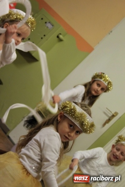 Zdjęcie w galerii na portalu naszraciborz.pl: Żyjcie nam sto lat! Dzień Babci i Dziadka w ZSP Wojnowice wiadomości z regionu