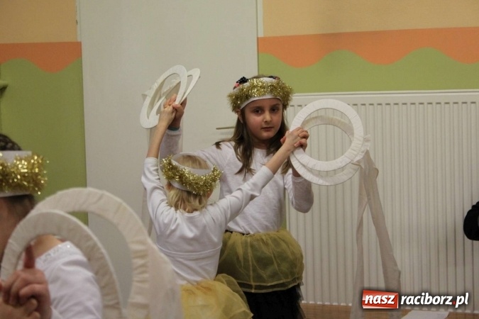 Zdjęcie w galerii na portalu naszraciborz.pl: Żyjcie nam sto lat! Dzień Babci i Dziadka w ZSP Wojnowice wiadomości z regionu