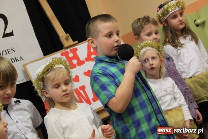 Zdjęcie w galerii na portalu naszraciborz.pl: Żyjcie nam sto lat! Dzień Babci i Dziadka w ZSP Wojnowice wiadomości z regionu