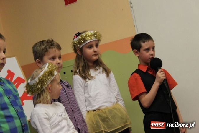 Zdjęcie w galerii na portalu naszraciborz.pl: Żyjcie nam sto lat! Dzień Babci i Dziadka w ZSP Wojnowice wiadomości z regionu