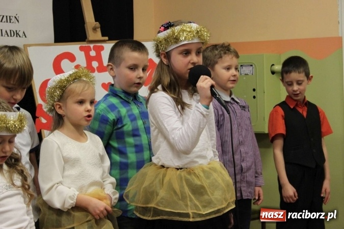 Zdjęcie w galerii na portalu naszraciborz.pl: Żyjcie nam sto lat! Dzień Babci i Dziadka w ZSP Wojnowice wiadomości z regionu