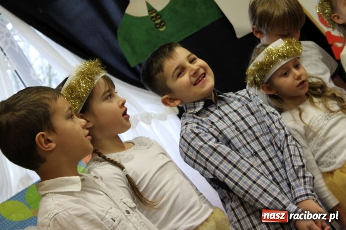 Zdjęcie w galerii na portalu naszraciborz.pl: Żyjcie nam sto lat! Dzień Babci i Dziadka w ZSP Wojnowice wiadomości z regionu