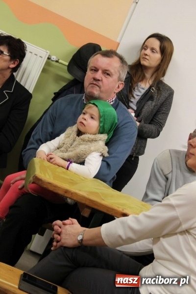 Zdjęcie w galerii na portalu naszraciborz.pl: Żyjcie nam sto lat! Dzień Babci i Dziadka w ZSP Wojnowice wiadomości z regionu