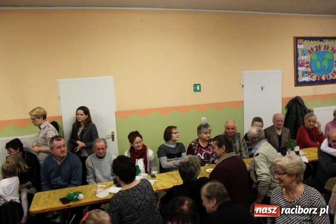 Zdjęcie w galerii na portalu naszraciborz.pl: Żyjcie nam sto lat! Dzień Babci i Dziadka w ZSP Wojnowice wiadomości z regionu