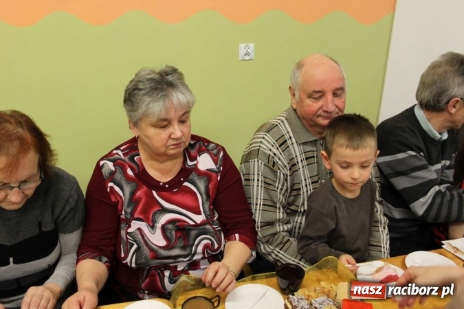 Zdjęcie w galerii na portalu naszraciborz.pl: Żyjcie nam sto lat! Dzień Babci i Dziadka w ZSP Wojnowice wiadomości z regionu