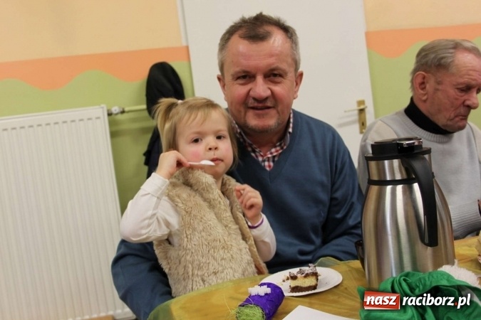 Zdjęcie w galerii na portalu naszraciborz.pl: Żyjcie nam sto lat! Dzień Babci i Dziadka w ZSP Wojnowice wiadomości z regionu