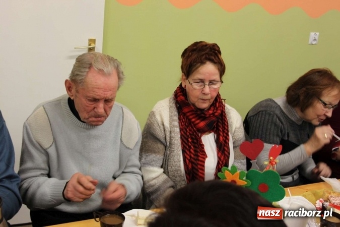 Zdjęcie w galerii na portalu naszraciborz.pl: Żyjcie nam sto lat! Dzień Babci i Dziadka w ZSP Wojnowice wiadomości z regionu