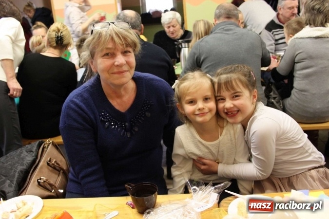 Zdjęcie w galerii na portalu naszraciborz.pl: Żyjcie nam sto lat! Dzień Babci i Dziadka w ZSP Wojnowice wiadomości z regionu