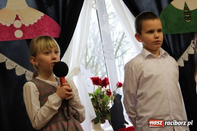 Zdjęcie w galerii na portalu naszraciborz.pl: Żyjcie nam sto lat! Dzień Babci i Dziadka w ZSP Wojnowice wiadomości z regionu