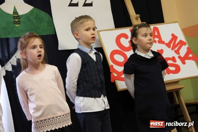 Zdjęcie w galerii na portalu naszraciborz.pl: Żyjcie nam sto lat! Dzień Babci i Dziadka w ZSP Wojnowice wiadomości z regionu