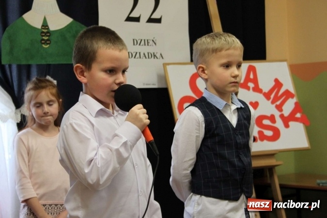 Zdjęcie w galerii na portalu naszraciborz.pl: Żyjcie nam sto lat! Dzień Babci i Dziadka w ZSP Wojnowice wiadomości z regionu