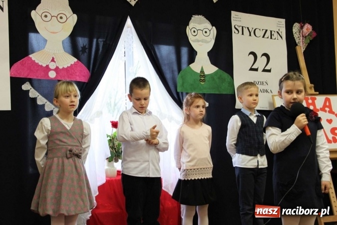 Zdjęcie w galerii na portalu naszraciborz.pl: Żyjcie nam sto lat! Dzień Babci i Dziadka w ZSP Wojnowice wiadomości z regionu