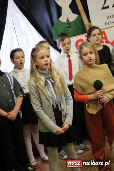 Zdjęcie w galerii na portalu naszraciborz.pl: Żyjcie nam sto lat! Dzień Babci i Dziadka w ZSP Wojnowice wiadomości z regionu