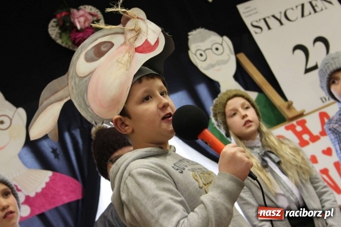 Zdjęcie w galerii na portalu naszraciborz.pl: Żyjcie nam sto lat! Dzień Babci i Dziadka w ZSP Wojnowice wiadomości z regionu
