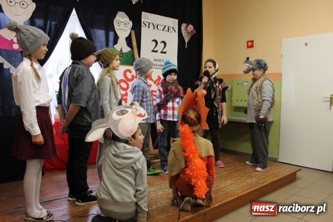 Zdjęcie w galerii na portalu naszraciborz.pl: Żyjcie nam sto lat! Dzień Babci i Dziadka w ZSP Wojnowice wiadomości z regionu