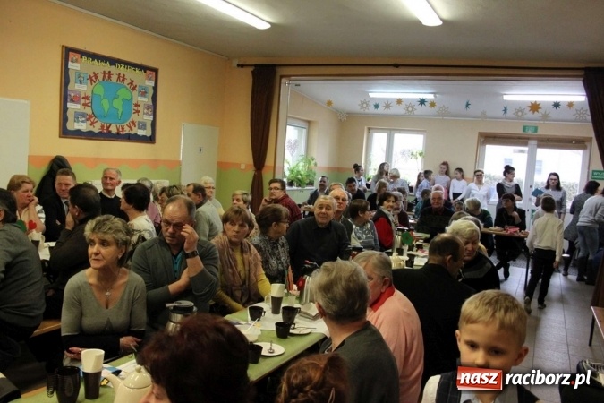 Zdjęcie w galerii na portalu naszraciborz.pl: Żyjcie nam sto lat! Dzień Babci i Dziadka w ZSP Wojnowice wiadomości z regionu