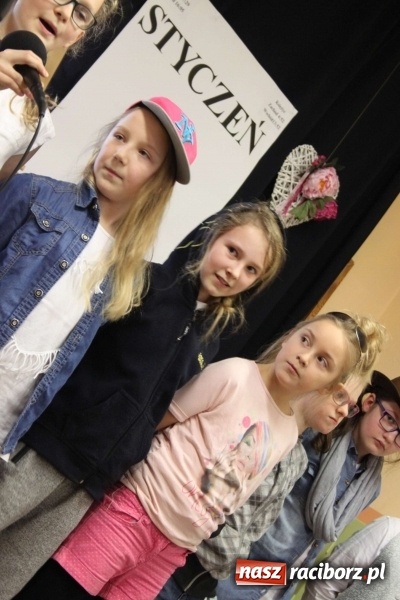 Zdjęcie w galerii na portalu naszraciborz.pl: Żyjcie nam sto lat! Dzień Babci i Dziadka w ZSP Wojnowice wiadomości z regionu