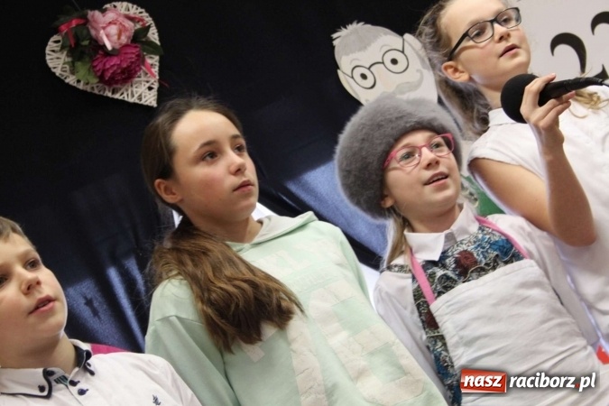 Zdjęcie w galerii na portalu naszraciborz.pl: Żyjcie nam sto lat! Dzień Babci i Dziadka w ZSP Wojnowice wiadomości z regionu