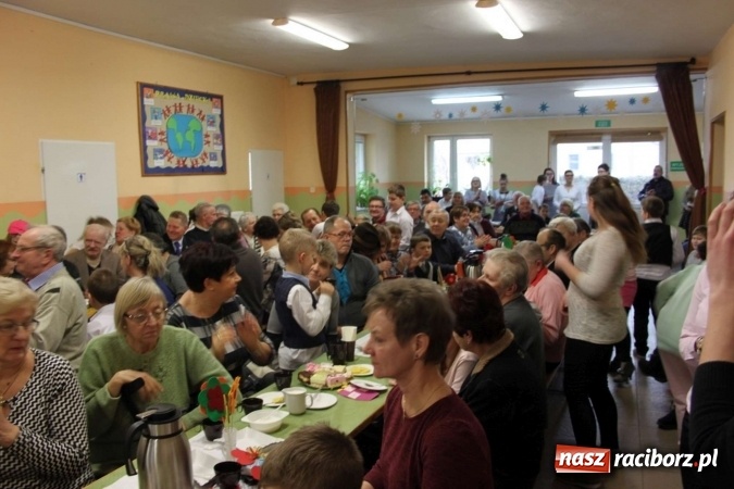 Zdjęcie w galerii na portalu naszraciborz.pl: Żyjcie nam sto lat! Dzień Babci i Dziadka w ZSP Wojnowice wiadomości z regionu