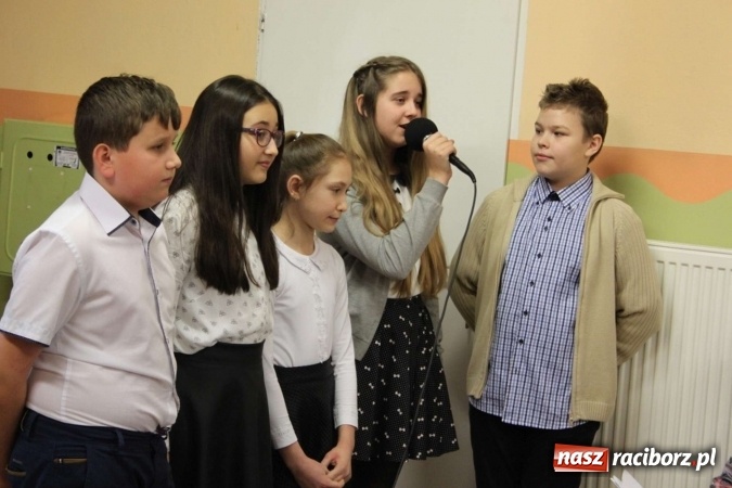 Zdjęcie w galerii na portalu naszraciborz.pl: Żyjcie nam sto lat! Dzień Babci i Dziadka w ZSP Wojnowice wiadomości z regionu